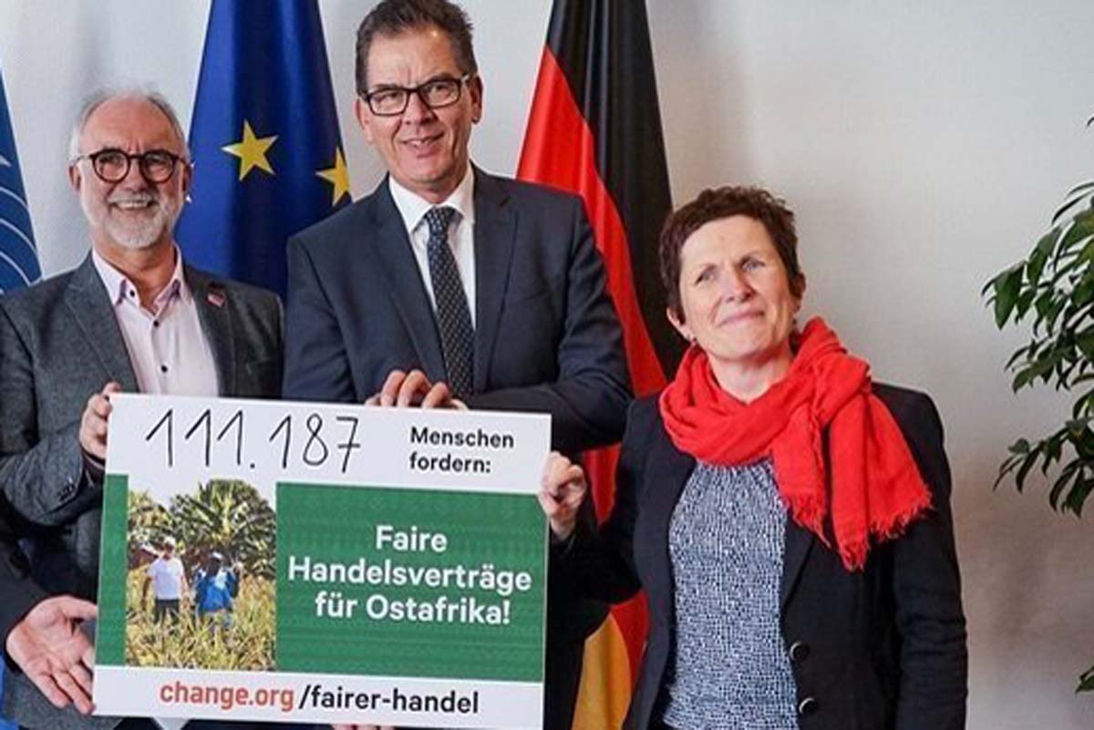 Erfolg: Übergabe der Petition